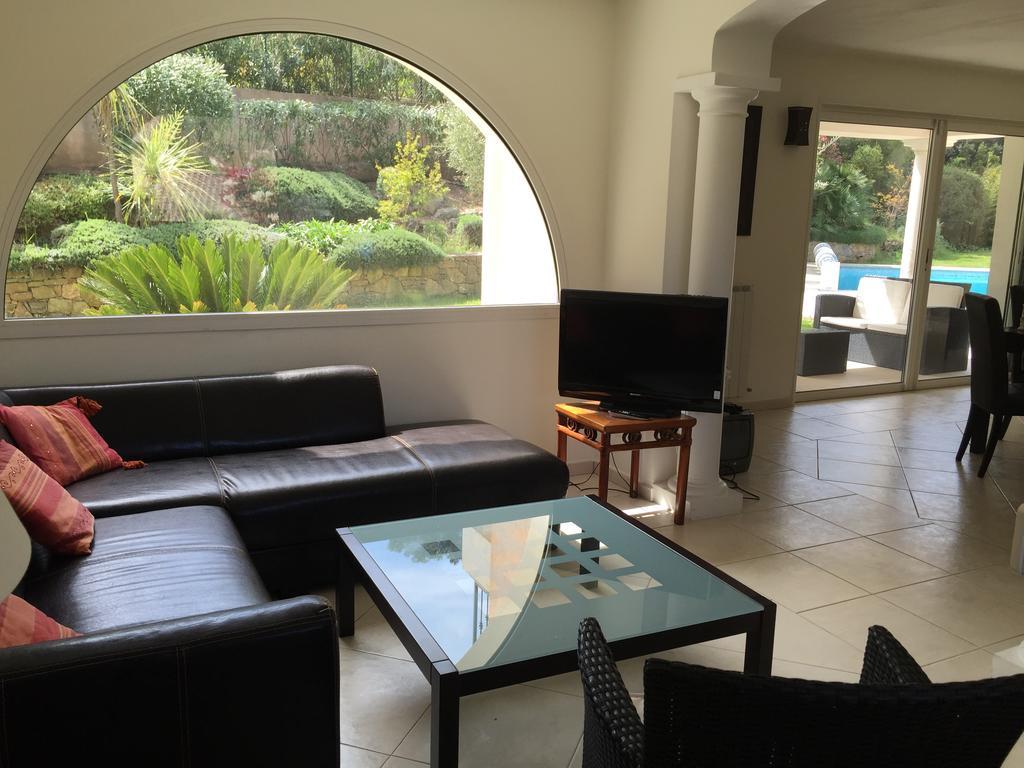 Belle Villa Dans Clos Prive - Saint Raphael Boulouris Kültér fotó